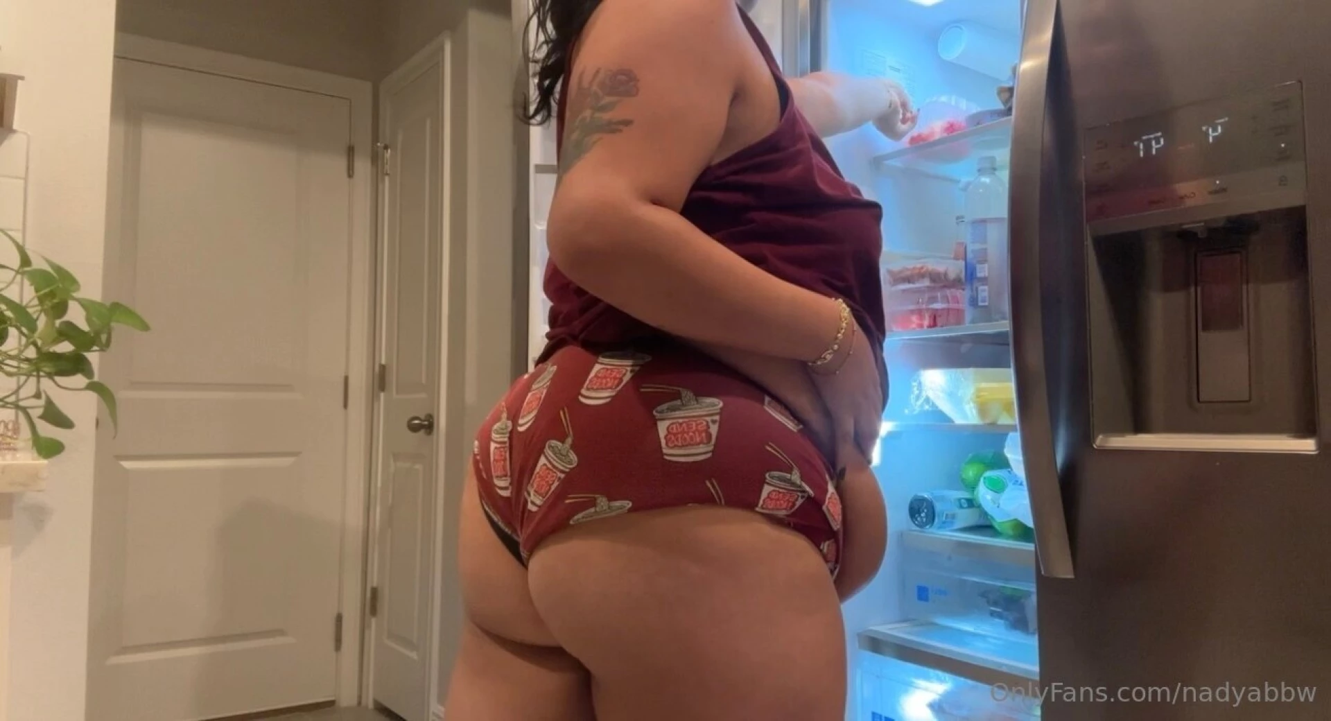 Sending a fridge raid to your dms that i filmed tonight non ppv ofc 