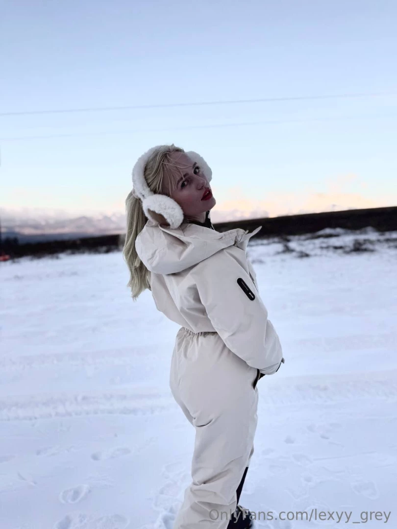 The best skiing day starts with stepping into amazing winter clothes 