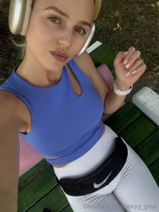 No make up sport outfit earpods and pad for yoga how much do you like