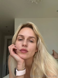 I love this days at home without make-up and clothes full of relax and