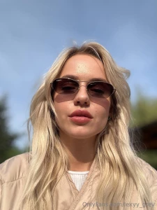 What can you see through this sunglasses