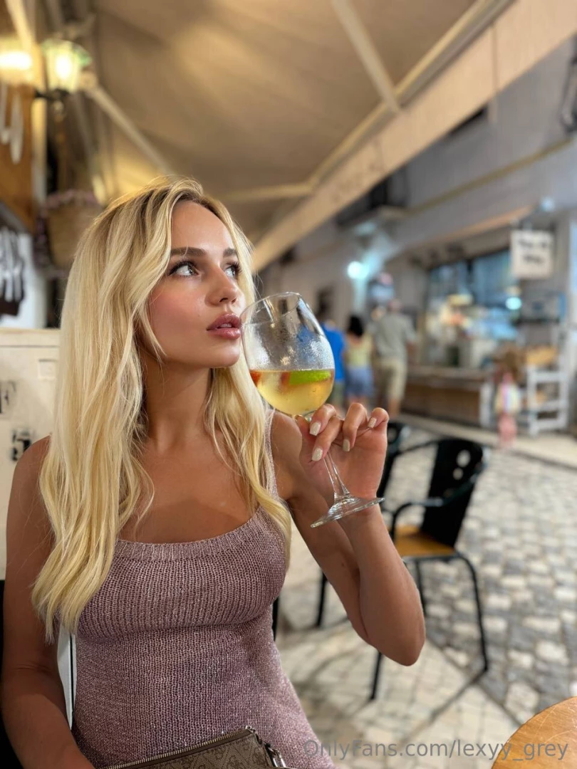 I had the sweetest dream last night about you and me at a cozy caf part 2 