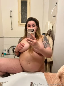 Who said i have no stretch marks nomakeup nofilter