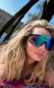 If u thought this pic was hot u ain t seen nothin yet