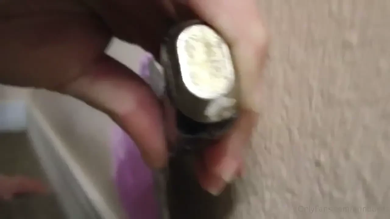 How do you fix a hole in the drywall spackle spackle covers and seals 