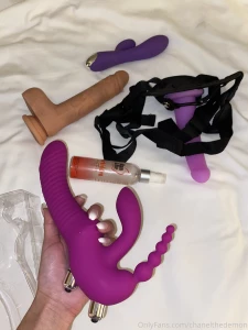 I need some new toys daddy whoever tips gets exclusive new videos sent
