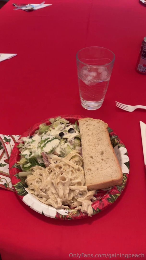 Had to mute the video because people were talking but i chose a comfy part 1 