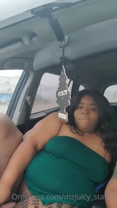 mzjuicy-stakks - I was so horny i just had to make this pussy squirt in the car while 