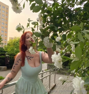 Keeping things sweet and simple today and it honestly feels perfectly