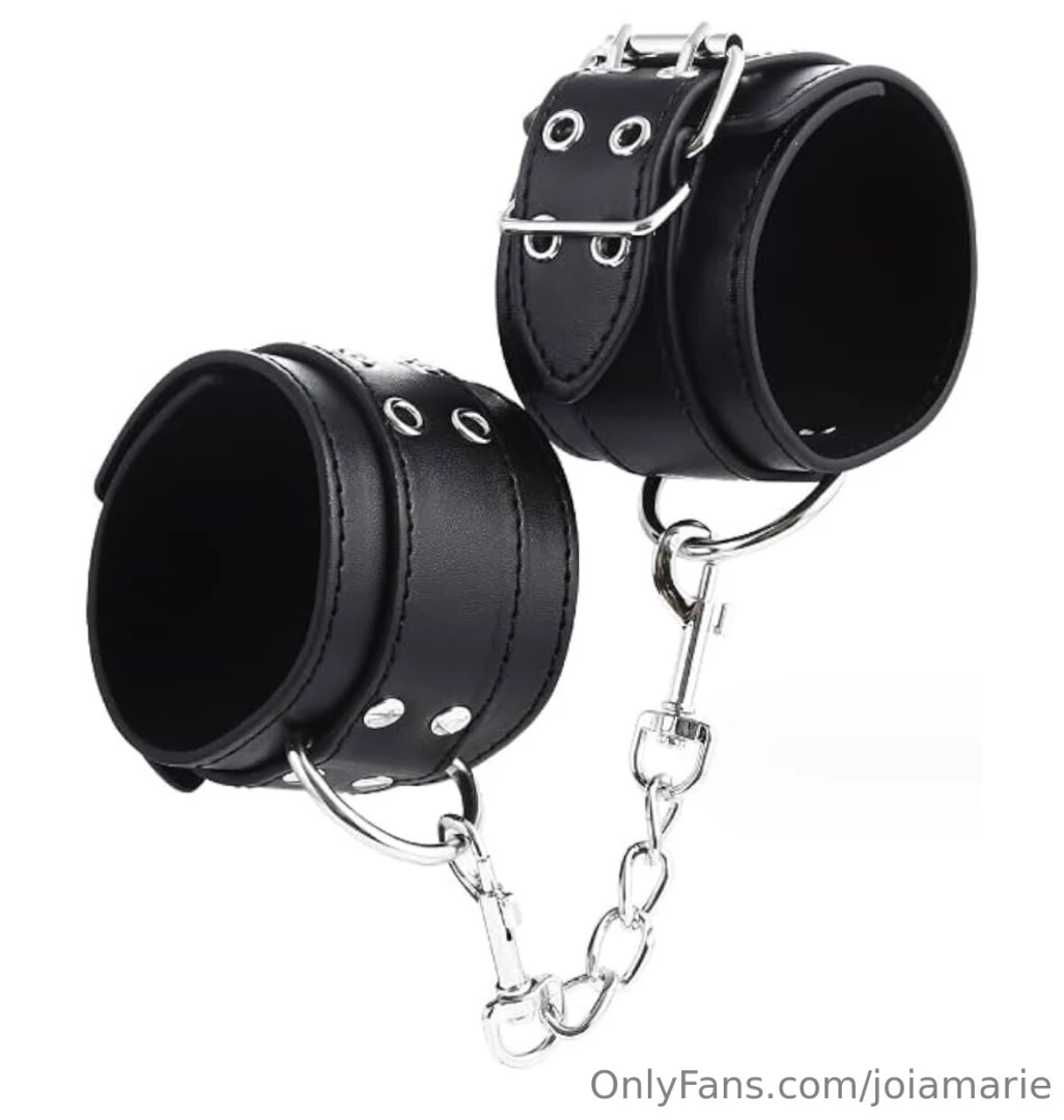 I m dying to do a photoshoot in just the accessories but i m gonna part 1 