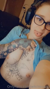 Some work titties gladly will make some customs while working 5 for part 1