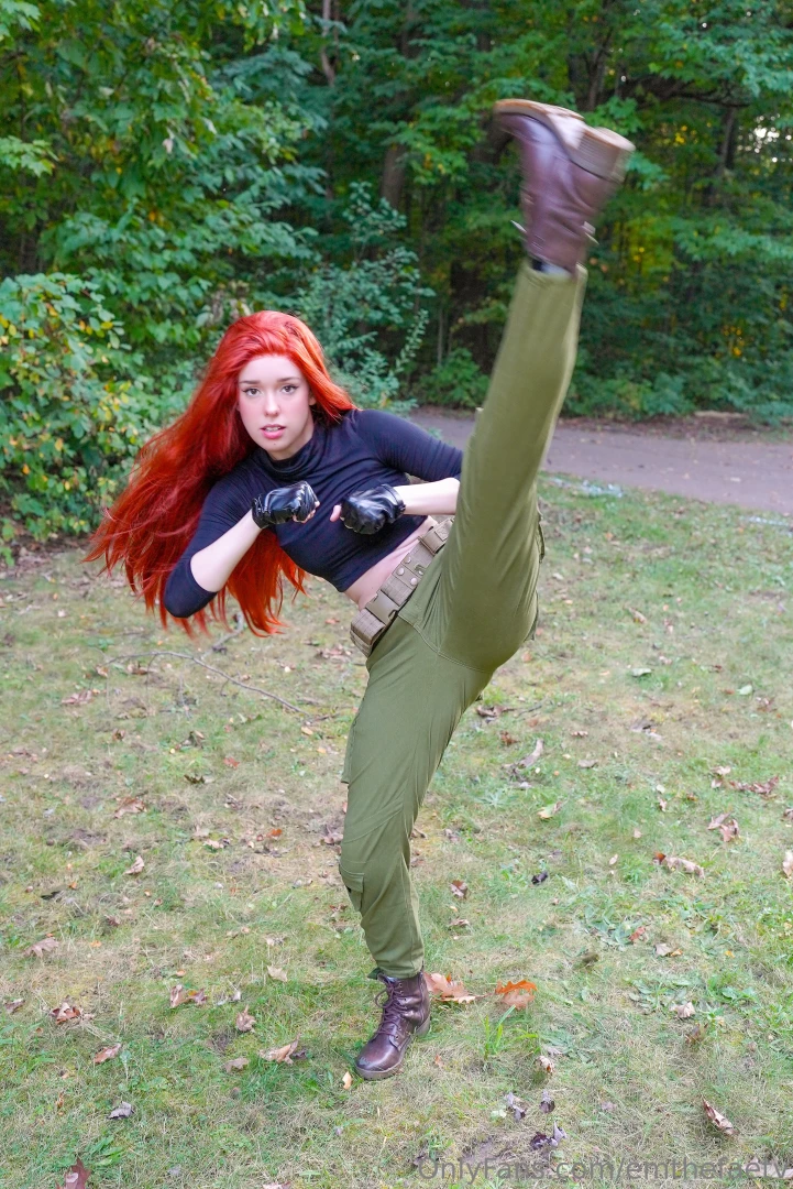 Day 6 of 31 days of cosplay for fae-o-ween kim possible is here part 4 
