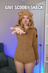 Day 5 of 31 days of cosplay for fae-o-ween it s scooby-doo himself part 2