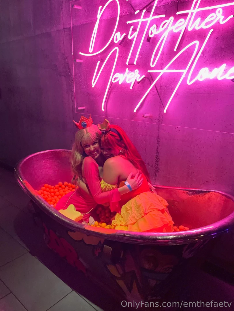 Photo dump from anime nyc 2024 soooo much fun part 1 