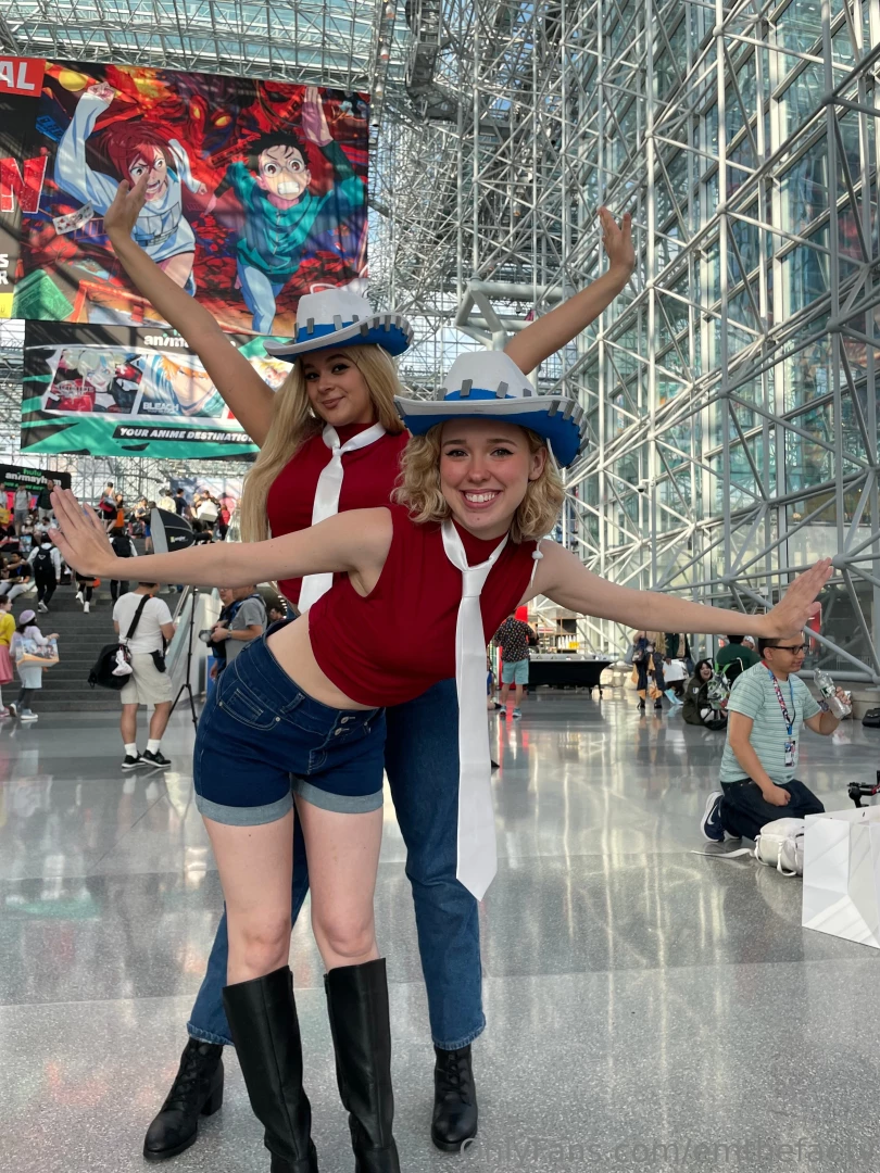 Photo dump from anime nyc 2024 soooo much fun part 4 