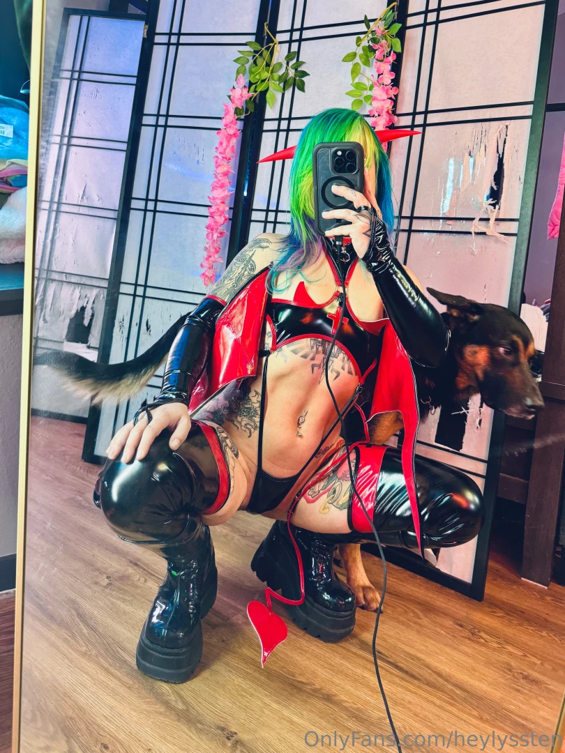 Did ya know i had a ton of unreleased pics from this set vids too 