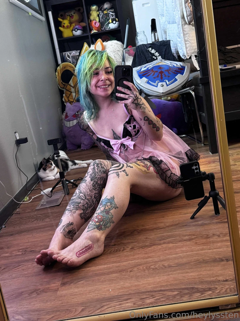 I like this outfit and wanted to share 3 