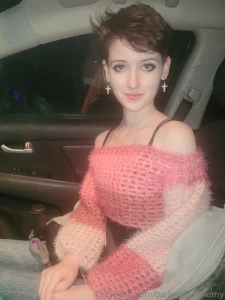 Just wanted to show you guys the sweater i made for my cousin lt 3