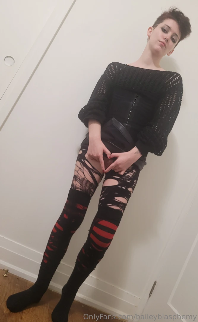 The more you scroll the more sexy the photos get part 5 