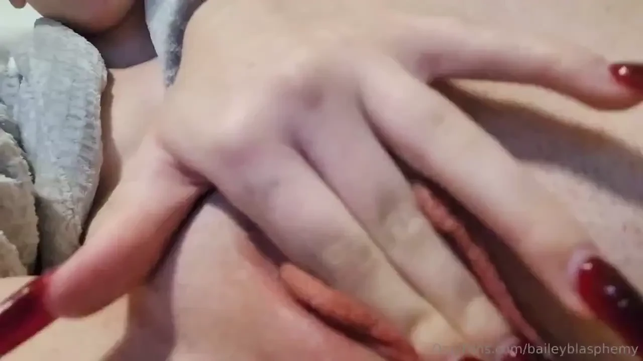 Daddy just came in me i just love the taste 