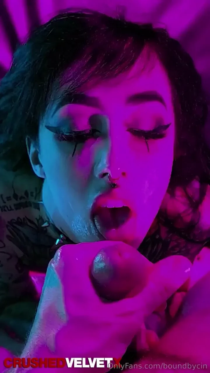 I filmed a new scene with crushedvelvetx this week and this clip is 