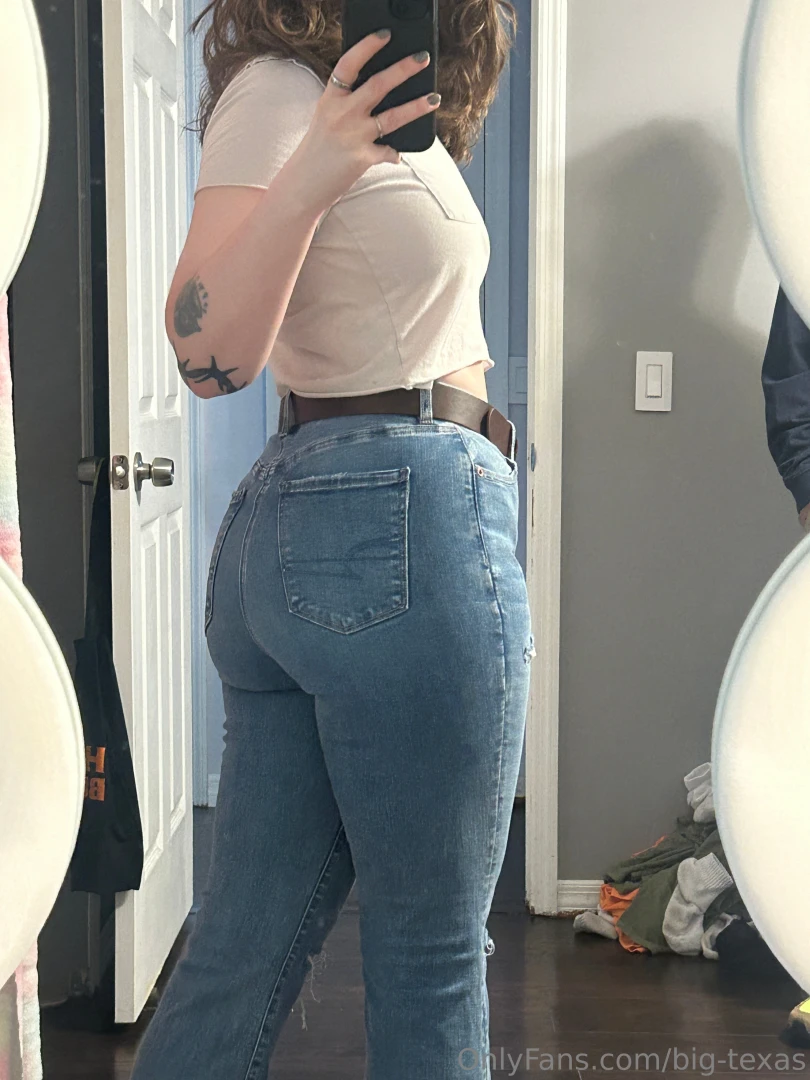 Take a moment to tell me how pretty i am 