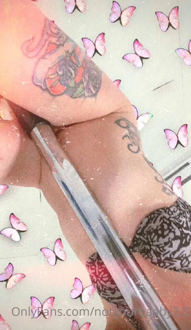 Live show for y all show me how bad ya wanna a lil strip tease 