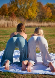 Would you join us for yoga in the park blondie lilllie cremedelapeach