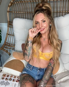 Which photo is your fav 1 2 or 3 ps subscribe to my vip account for part 2