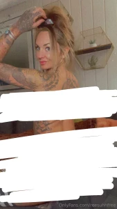 Happy belated hump day unlock to get me naked