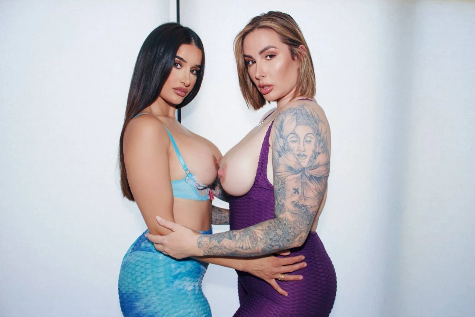 Double trouble 2 big beautiful arse s are always better than 1 with part 1 