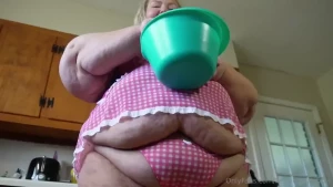 New video coming to your inboxes soon i make a huge breakfast of part 1