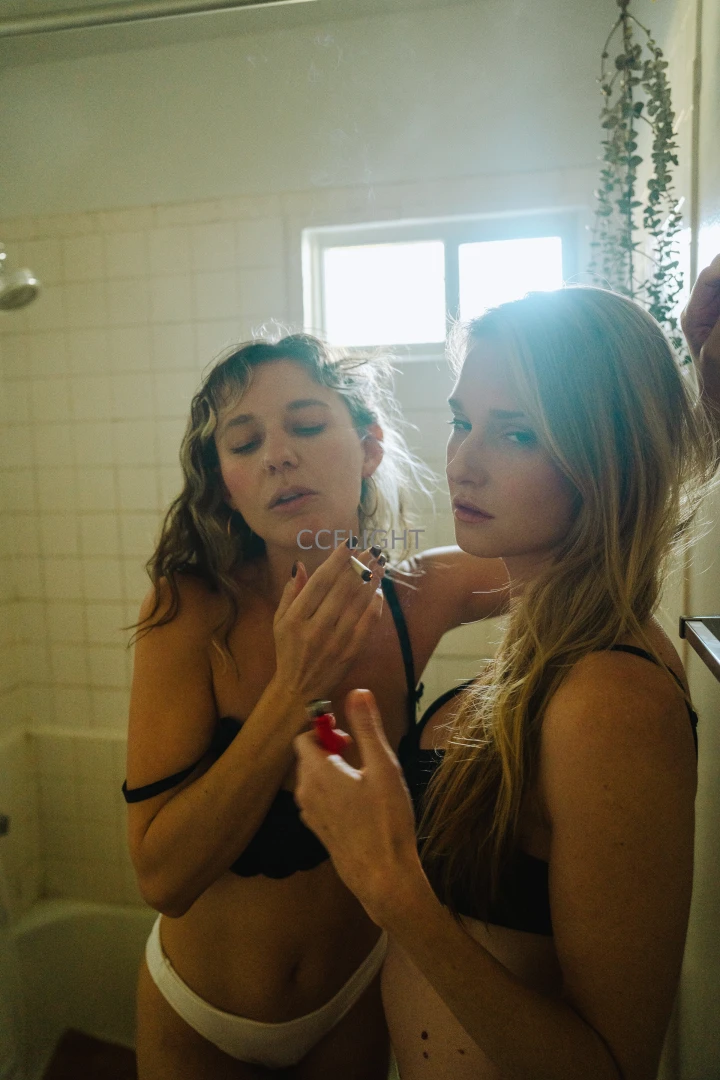 Cinematic shots in my old bathroom with the most beautiful part 8 