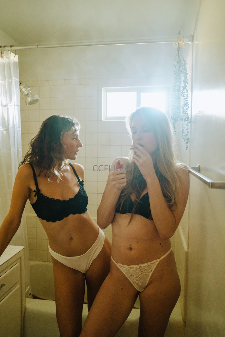 Cinematic shots in my old bathroom with the most beautiful part 3 