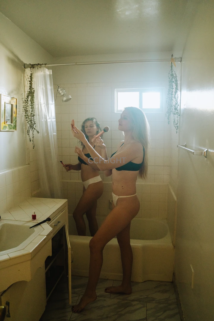 Cinematic shots in my old bathroom with the most beautiful part 9 