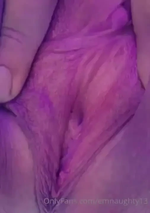 My pussy wants to give your cock a hug 