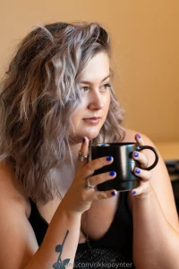 Leave a 50 tip and you will receive this portion of the set in your