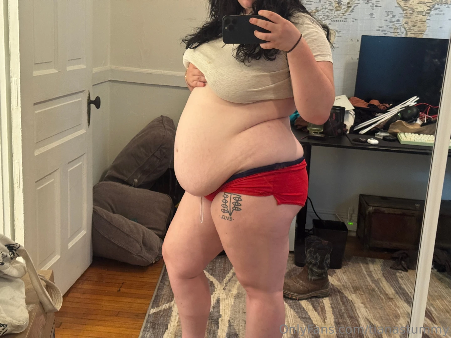 Hi sorry everyone im here a lil early for wide girl wednesday 3 part 1 