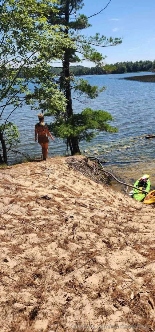 Ahh i love a beautiful summer day to kayak and jump in a lake now i part 1 