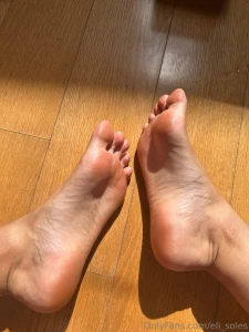 These ankles are in need of some bling tip so i can adorn myself