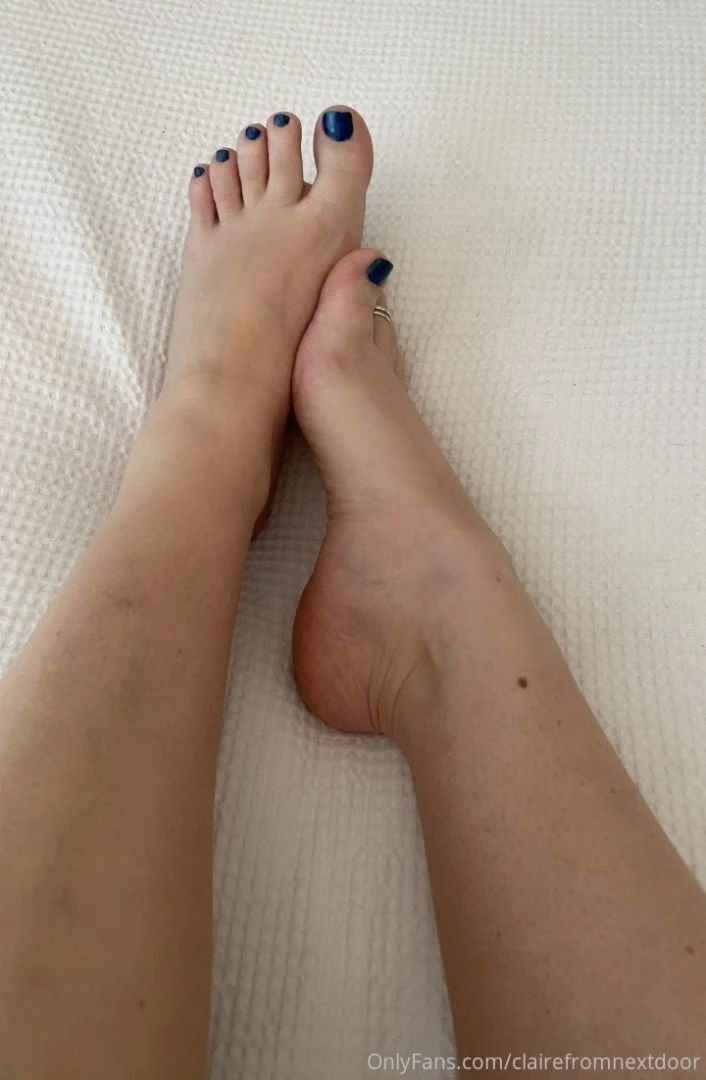 How about some friday footsies 