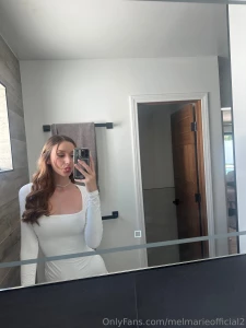 How cute i look sticking my tongue out at you