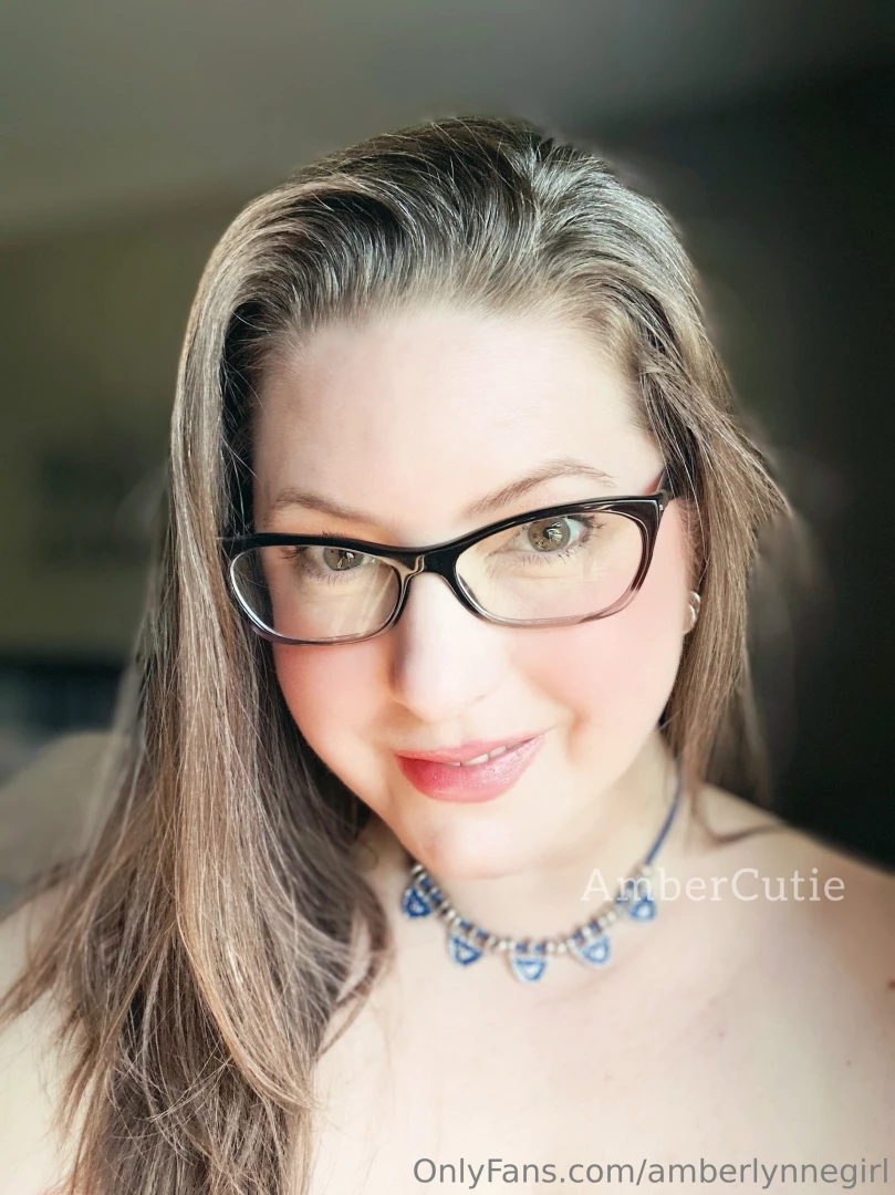 I was in a glamour shot type mood i guess anywho just a reminder to 