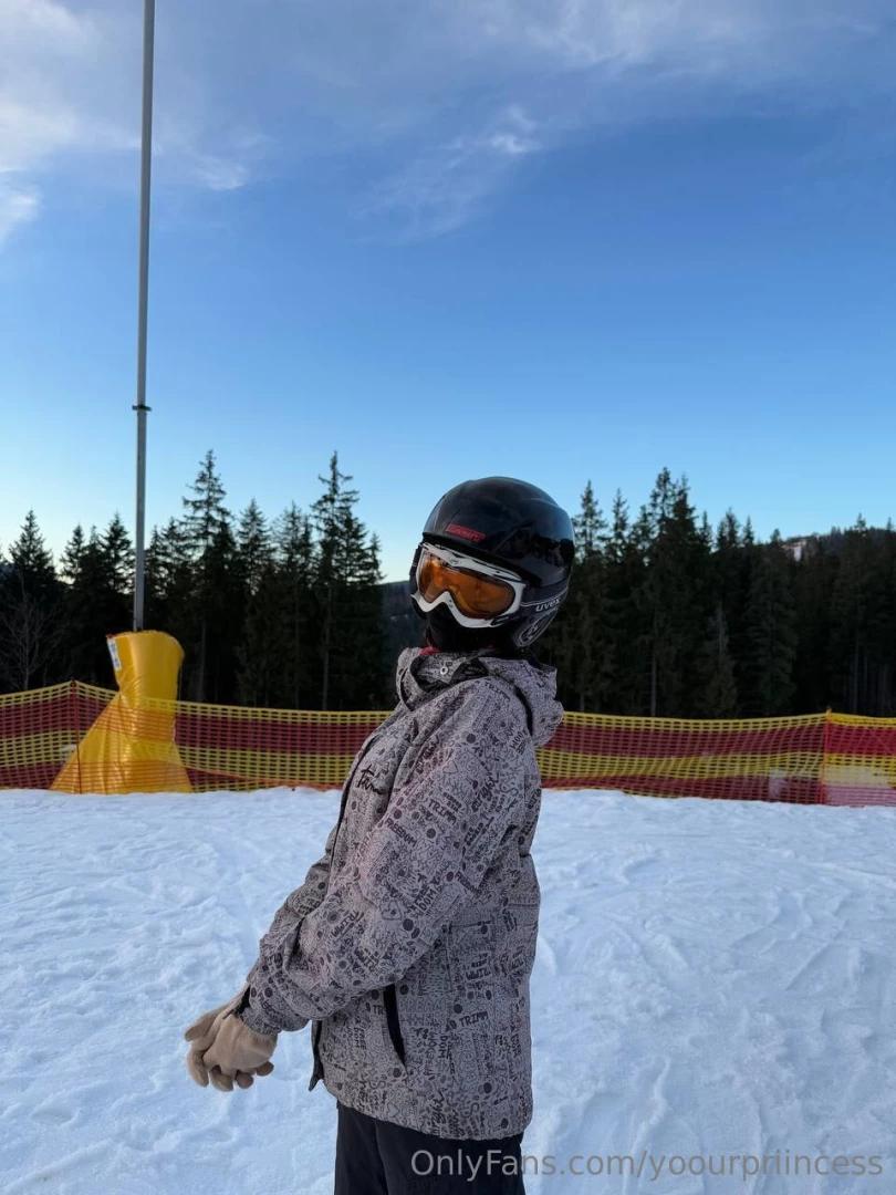 I ve successfully completed my skating lessons and now it s time for 