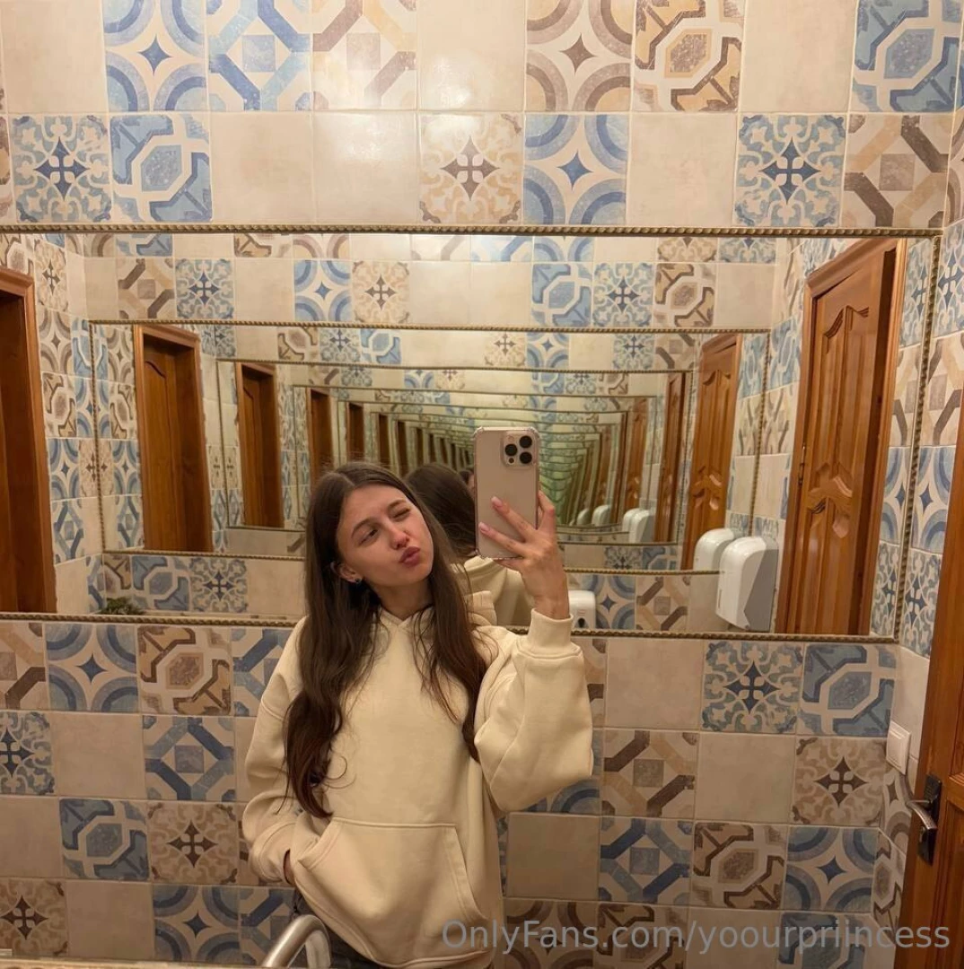 Just me my mirror and a little bit of love 
