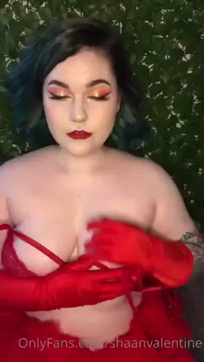 This might be my cheekiest video yet do you like videos or photo sets 