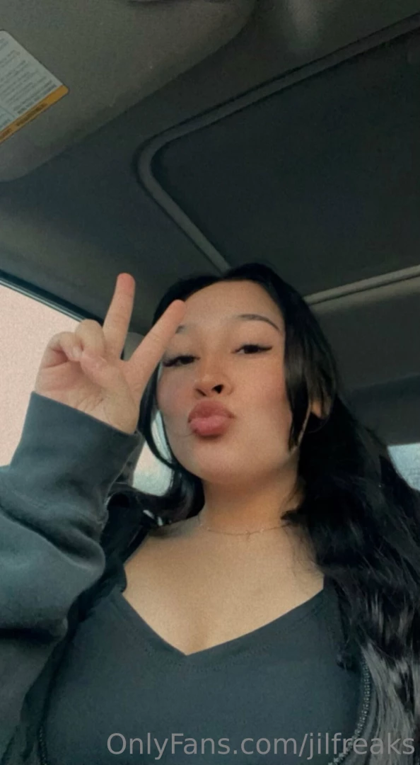 Like this post to give me a kiss 