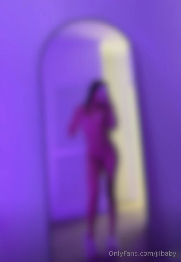 Full nudes on the timeline 