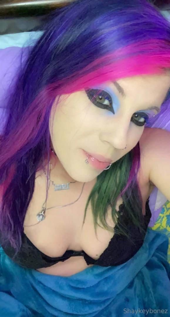 Ever wonder what it s like to wake up next to me 