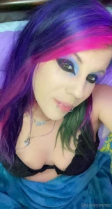 Ever wonder what it s like to wake up next to me